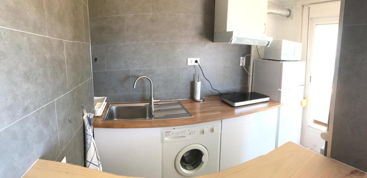 Apartamento Frente Al Mar, A 10 Metros De La Playa, Vistas Increíbles Del Mar, Reformado 2021 !!!