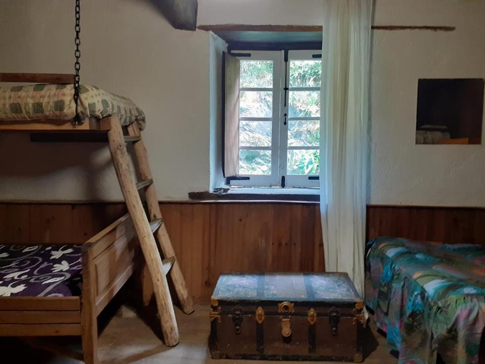Escanlar Hostel *