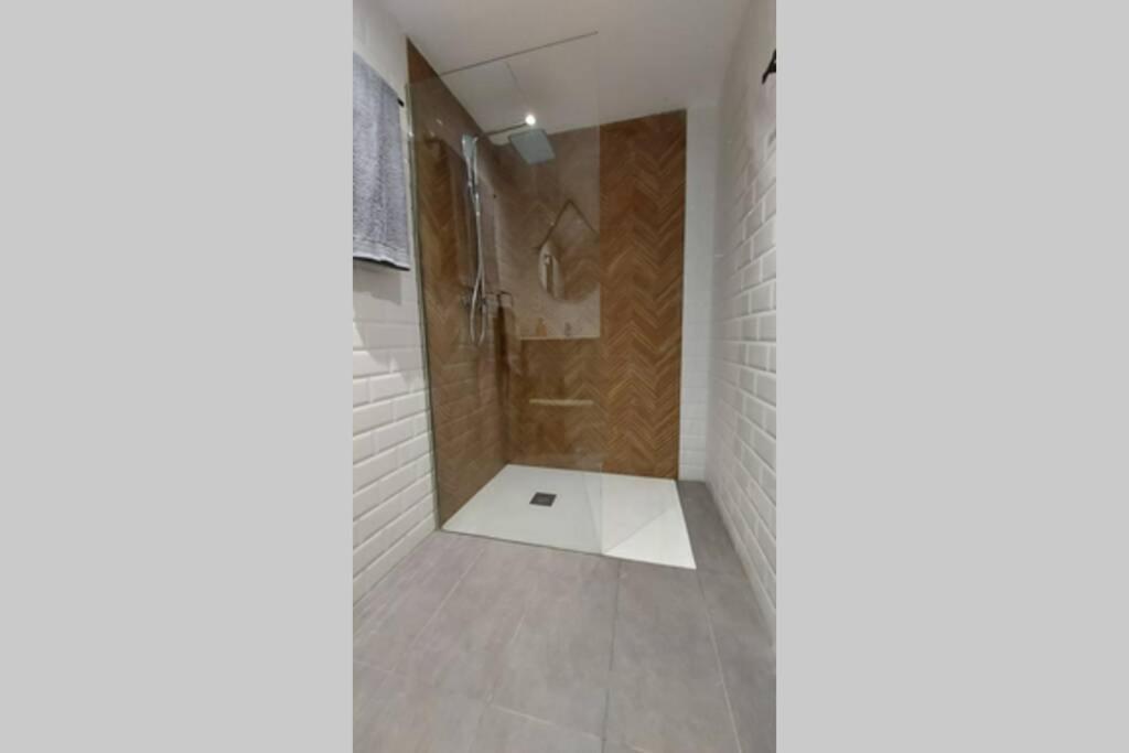 El Alemá I. Apartamento De Diseño En Gandía. Apartamento *