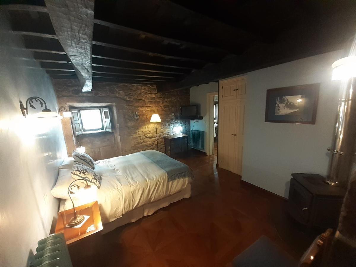 La Casona De Barrio * Barrio (Cantabria)