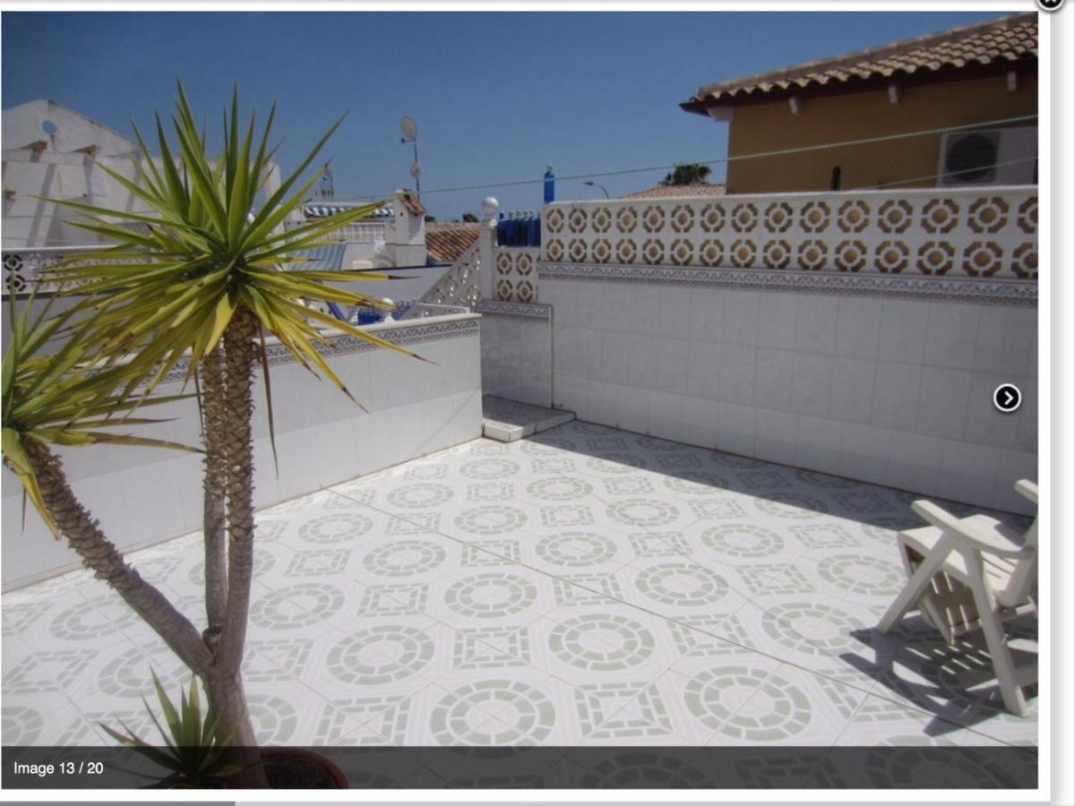 Villa 4 Bed 3 Bath Sleeps 8, Pool Wifi Tv Close To Restaurants And Shops
