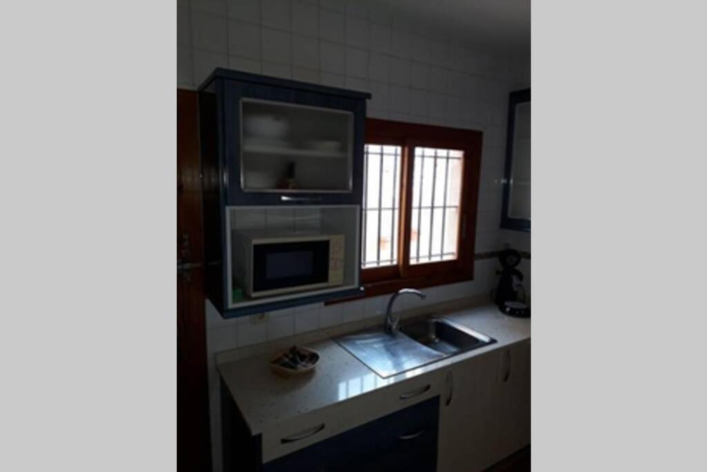Aurora Beachhouse 300m From The With Large Beaitiful Terrace Сasa de vacaciones