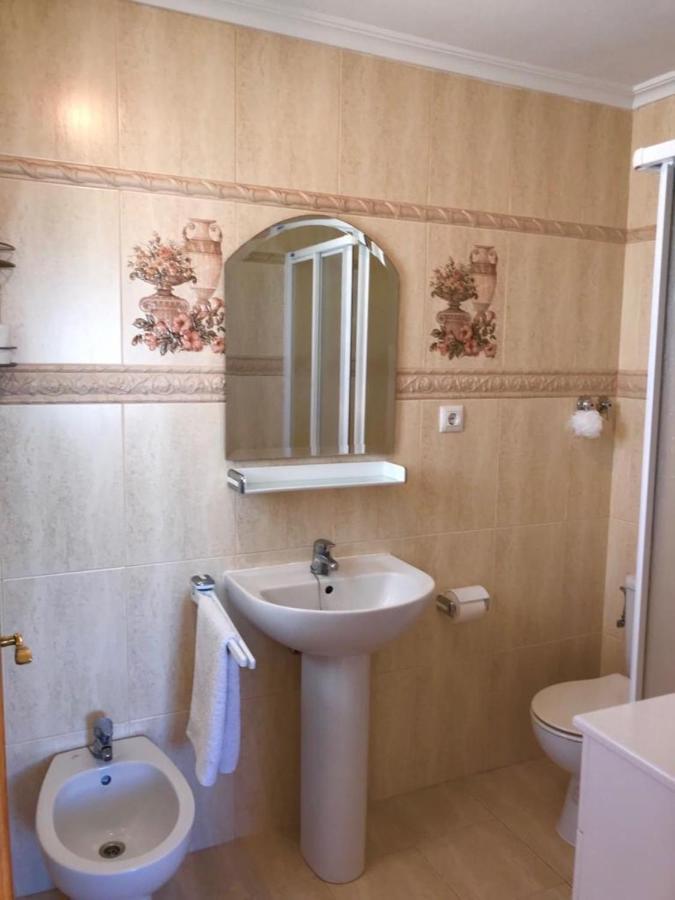 Villa 4 Bed 3 Bath Sleeps 8, Pool Wifi Tv Close To Restaurants And Shops