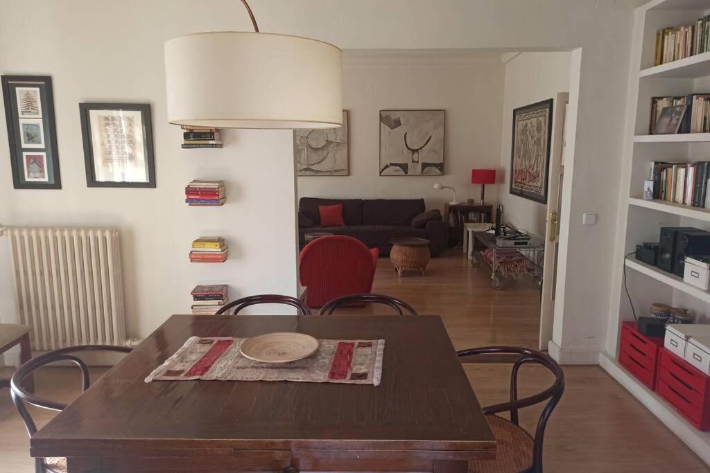 Piso Con Vistas A La Rambla De Figueres Apartamento