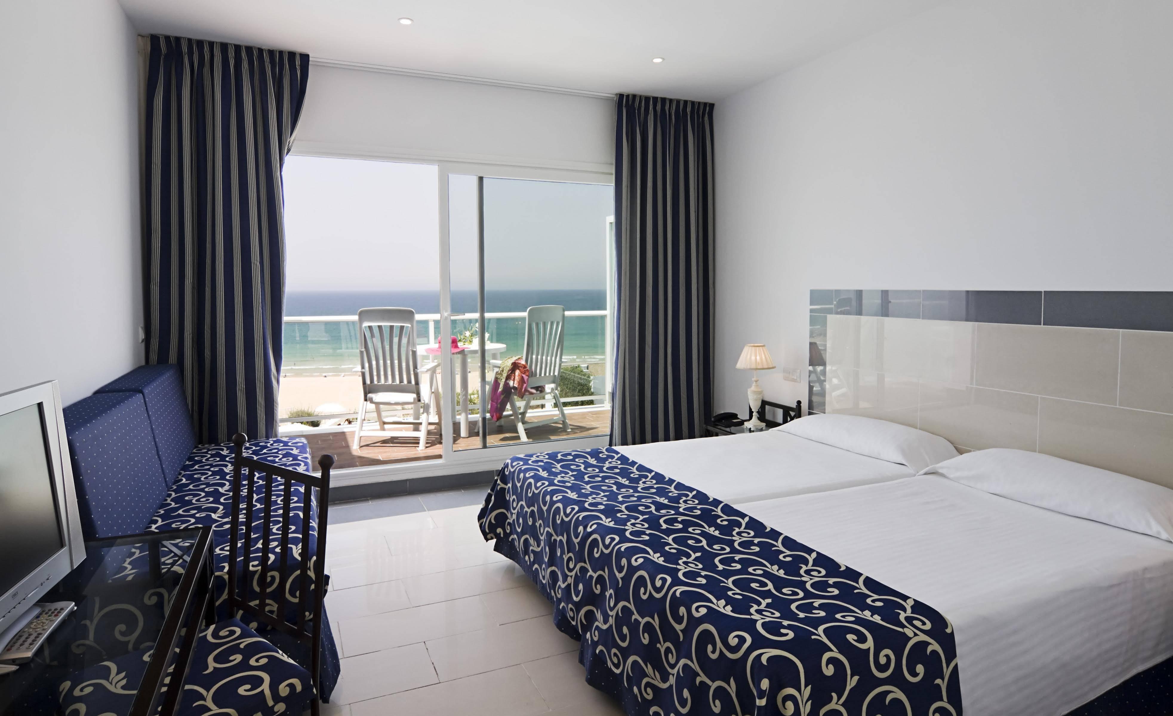 Fergus Conil Park Hotel