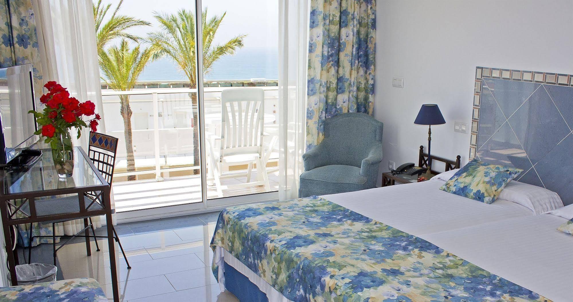 Fergus Conil Park Hotel 4*