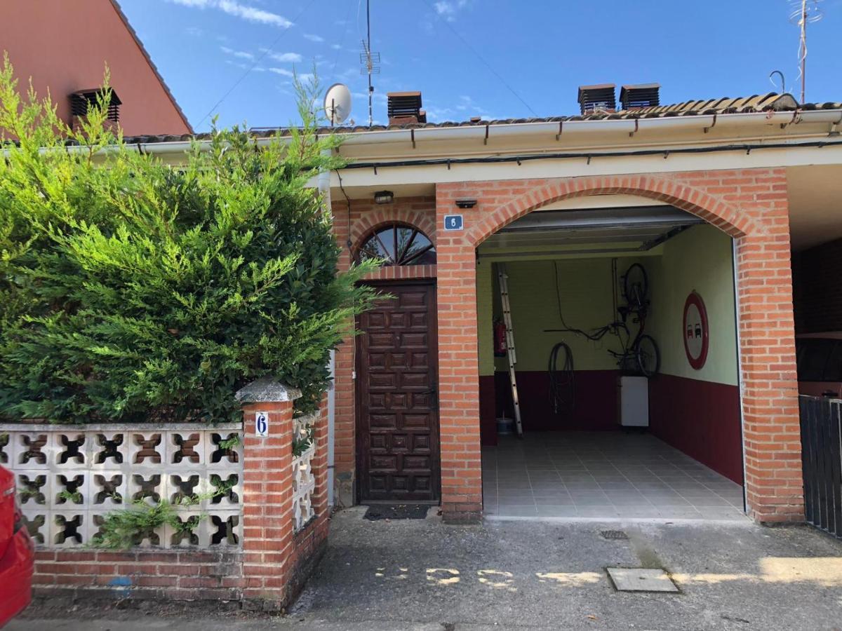 Adosado Con Garage Y Terreno