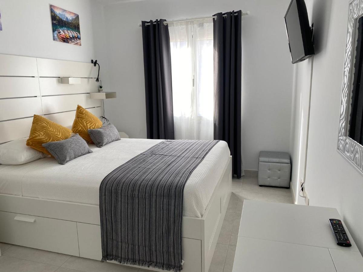 White Deluxe Apartment