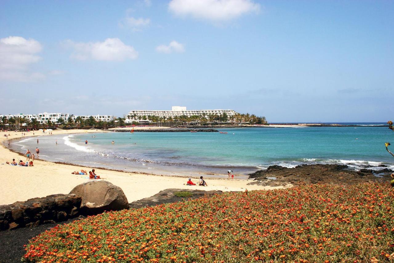 White Deluxe Apartment Costa Teguise