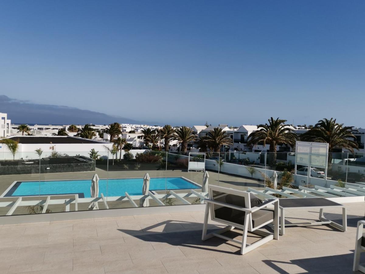 White Deluxe * Costa Teguise