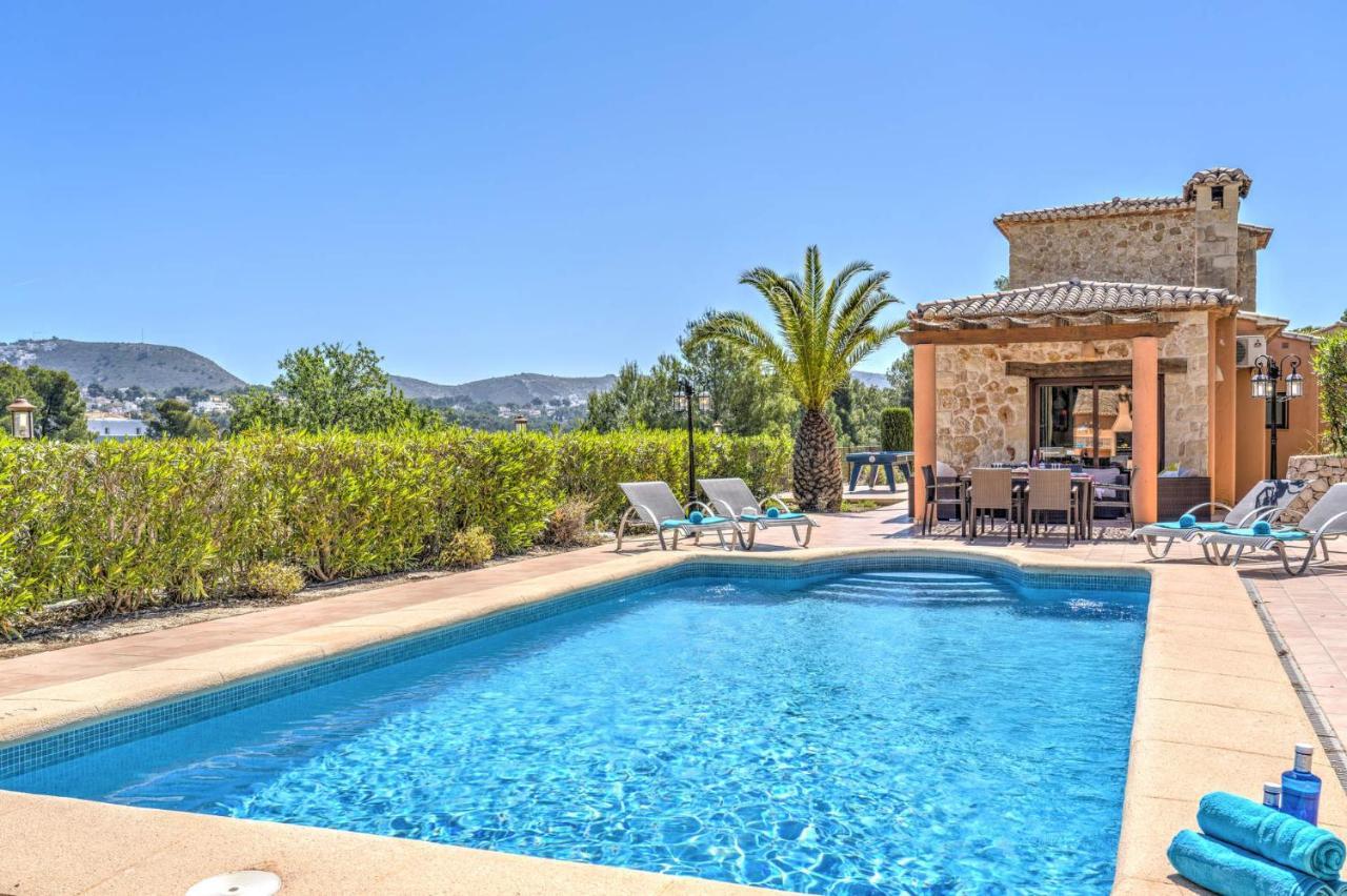 3382 Cambra Villa