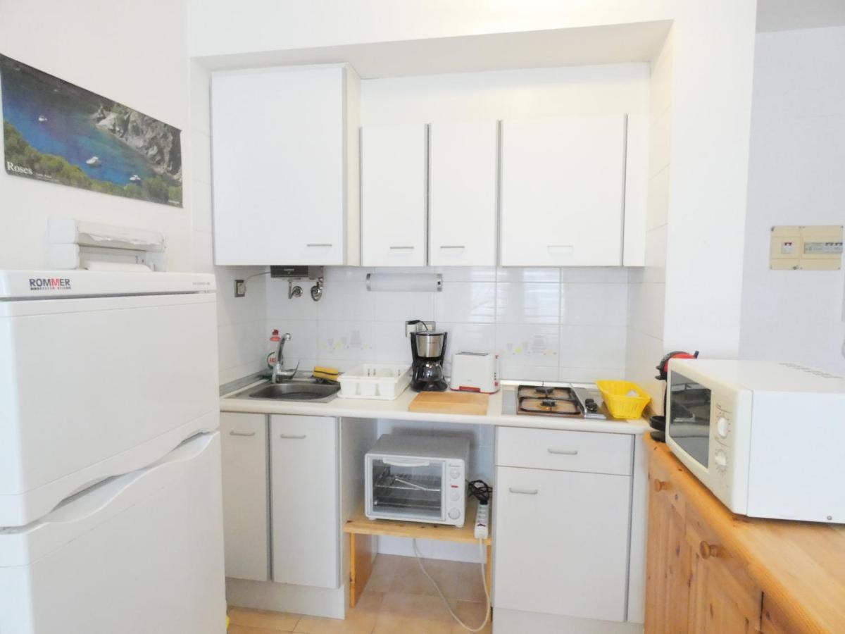 La Platja 3c Apto. Con Un Dormitorio, 200m Playa Y Plaza De Parking * Rosas