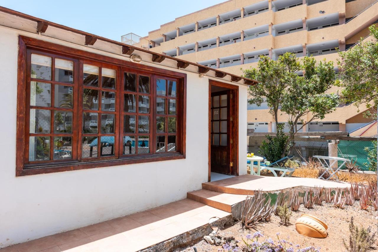 Apartment 101 Bright, Pool View And Air Conditioning
