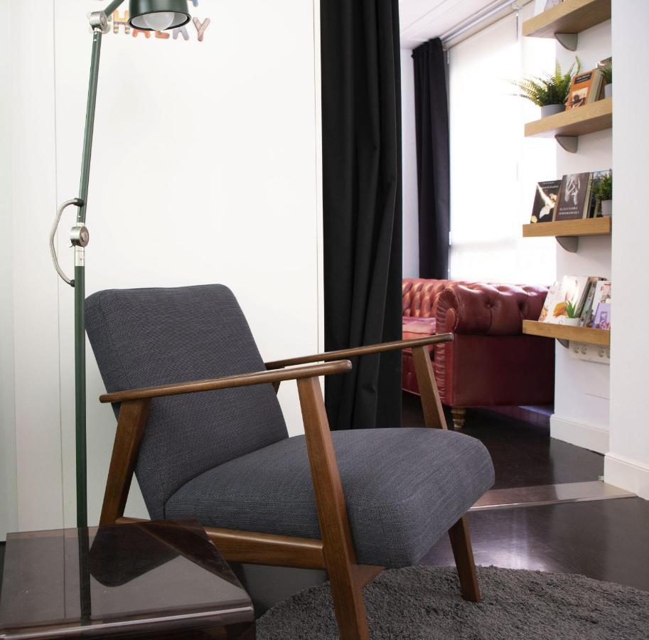 Apartment Bauhaus By People *