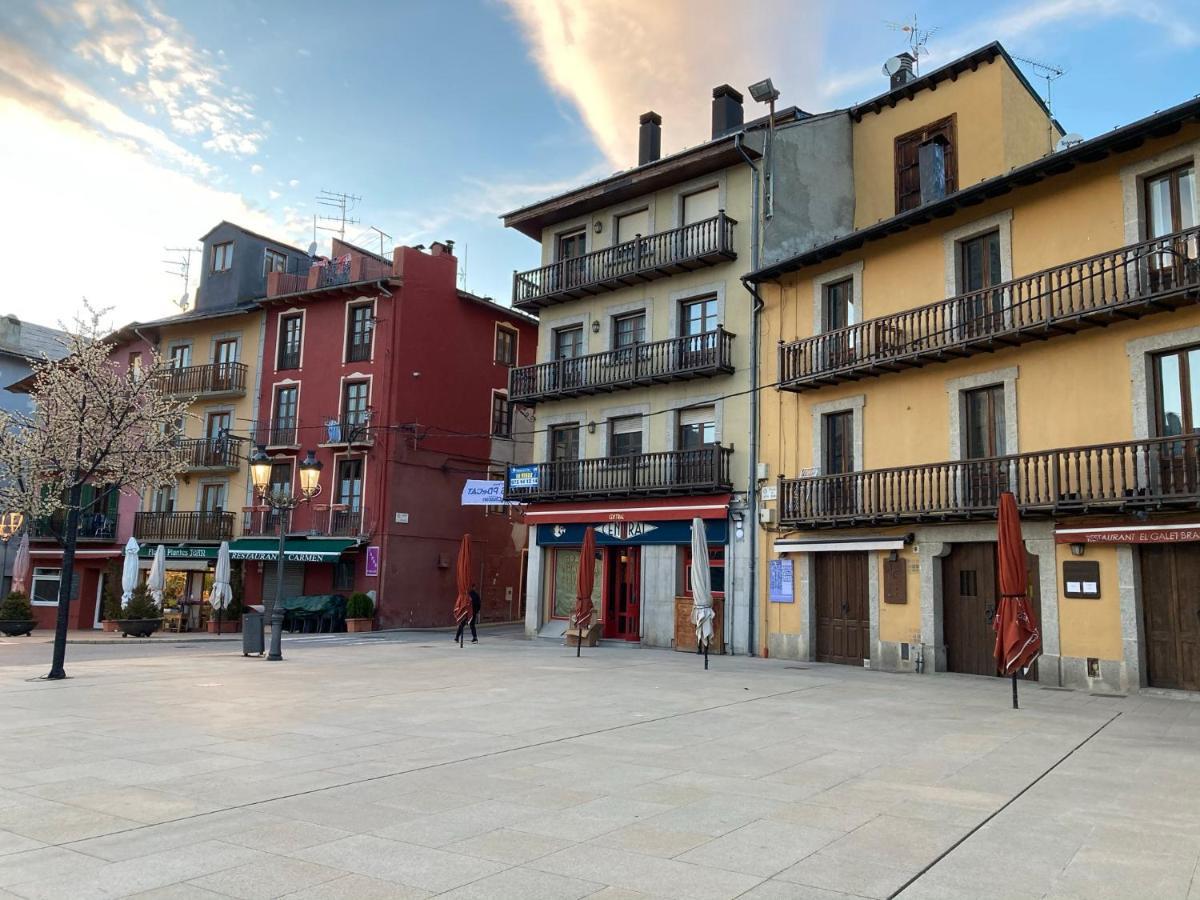 A La Molina, Grans Vistes, Llar De Foc