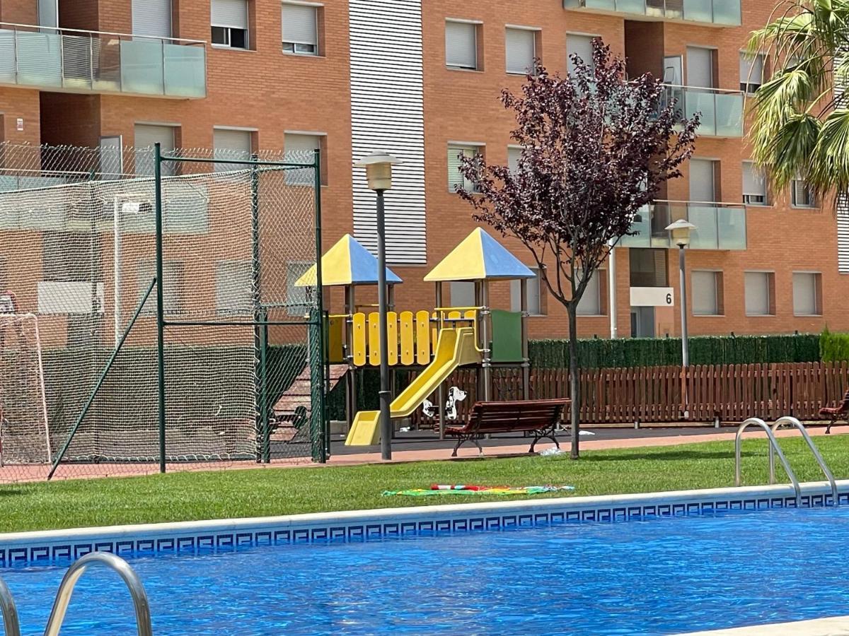 Riu - Apartamento En Primera Línea De Mar Con Piscina Cubelles