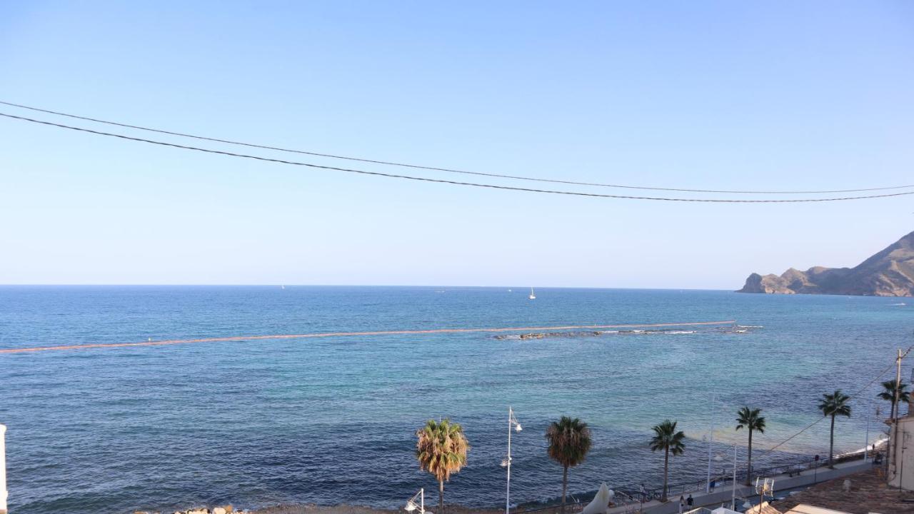 La Terraza De *
