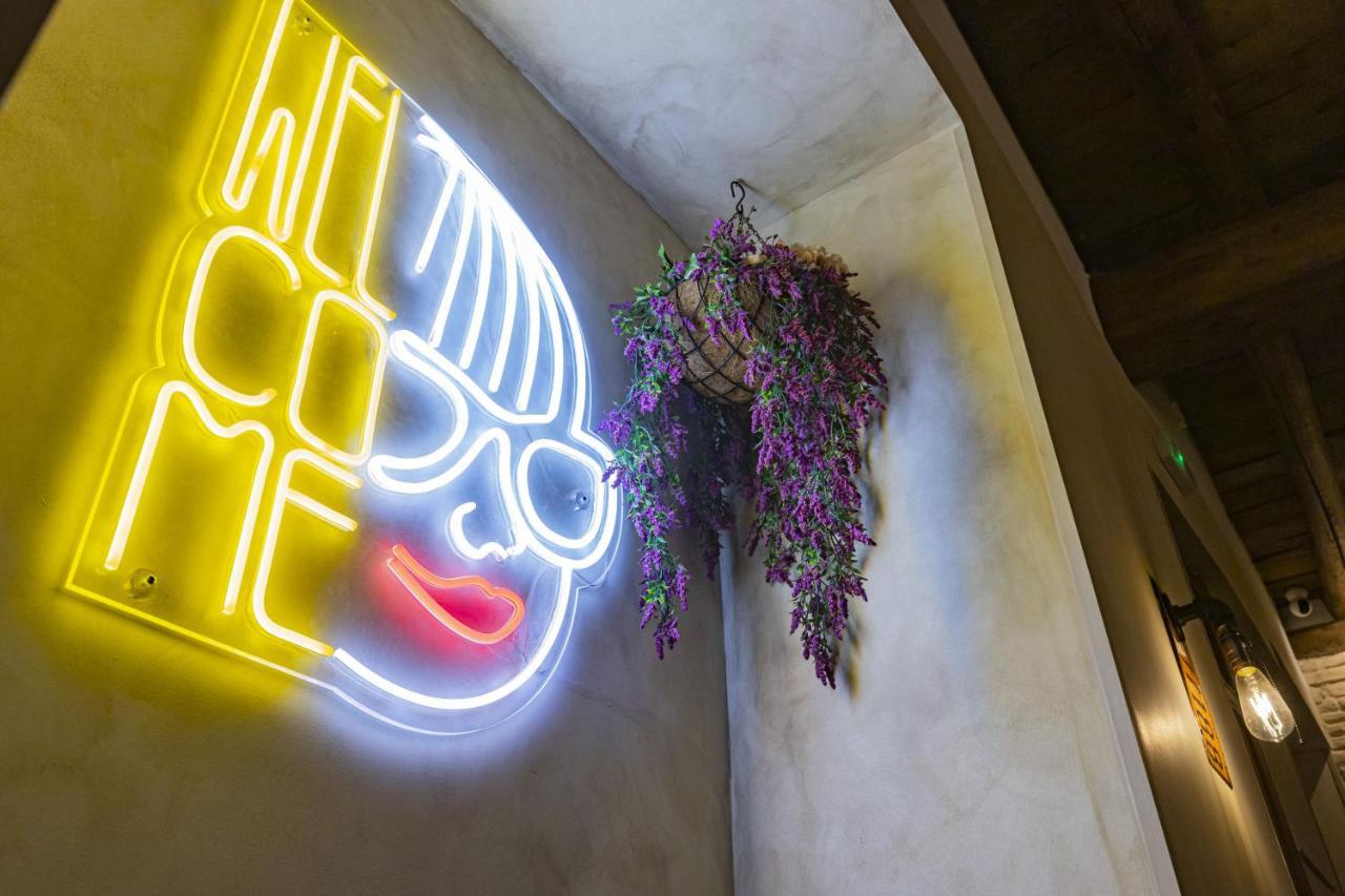 Carlota Braun Hostal Granada
