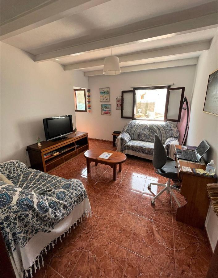 Pensión Banana Surf House *