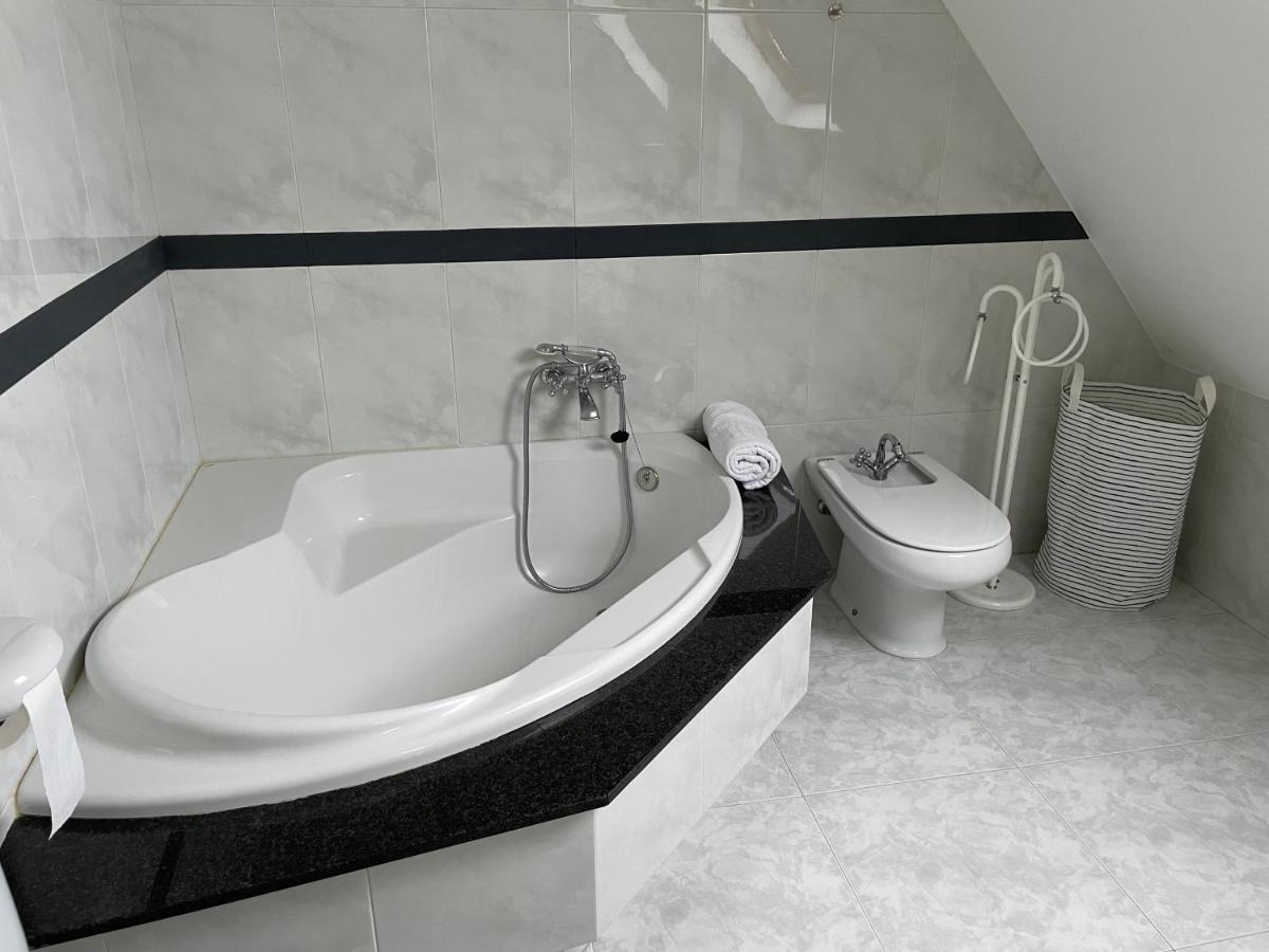 Holiday home Tranquilidad Con Piscina En Casa Nantes En *