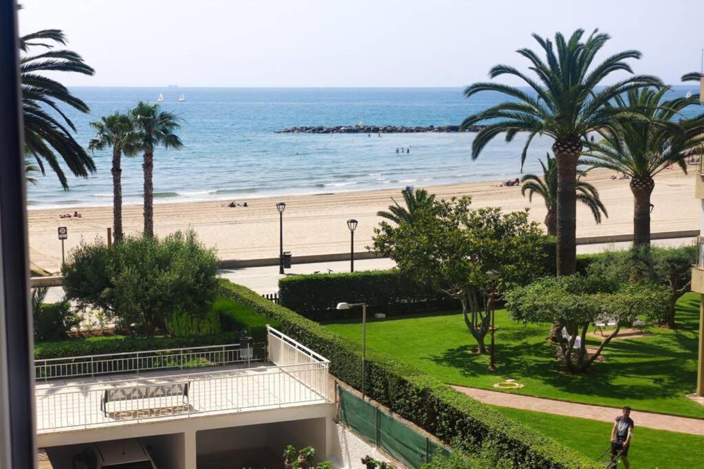 Recién Reformado En Primera Línea Con Vistas A La Playa De La Almadraba