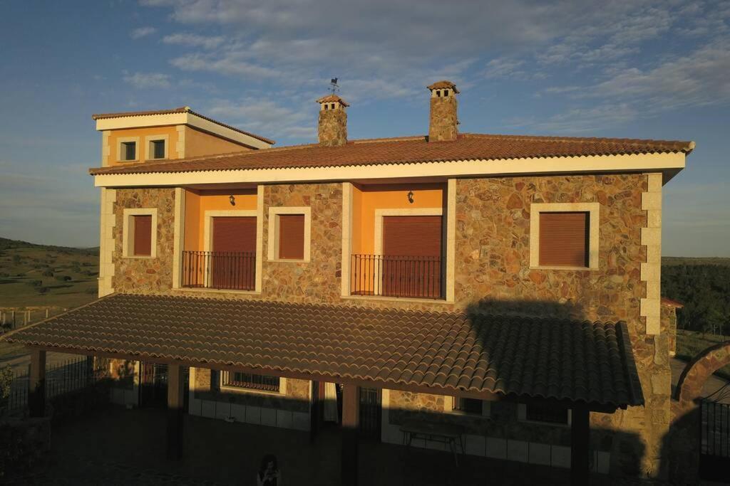 Complejo Rural Senorio De Sabanillas. Country house Ceclavin