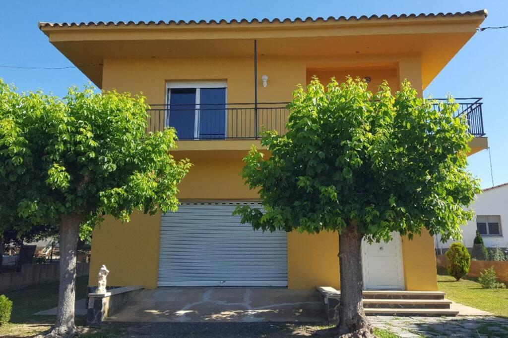 Acogedora Y Amplia Casa En Pueblo Tranquilo. Сasa de vacaciones