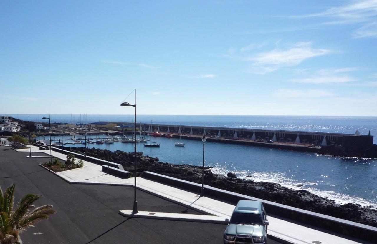 Apartamento Vv 122 Con Balcón En Primera Línea De Mar *