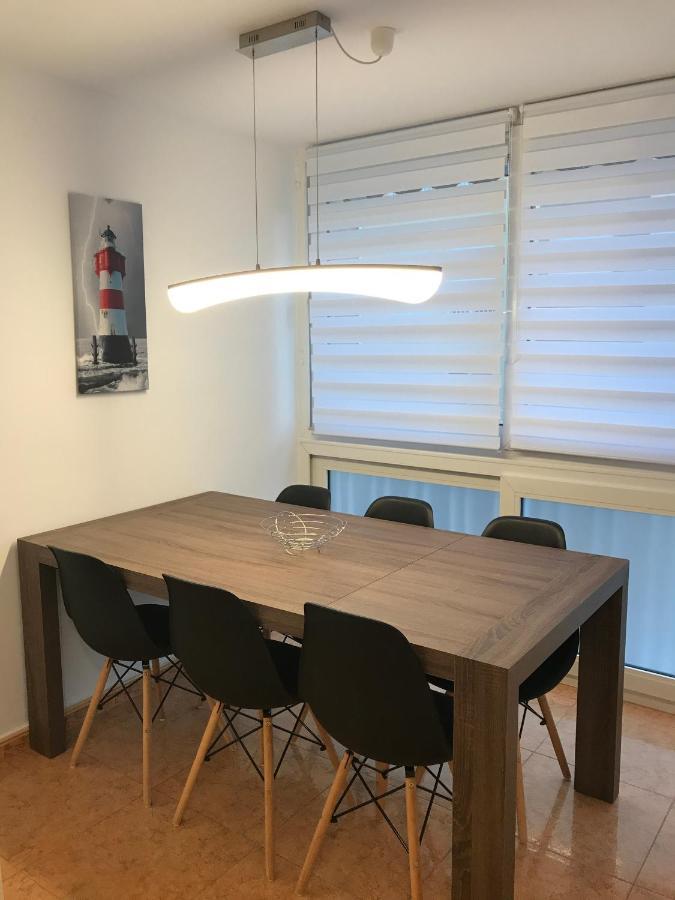 Modern 3bdr, A/c, Wifi & Parking Apartment Vinaros