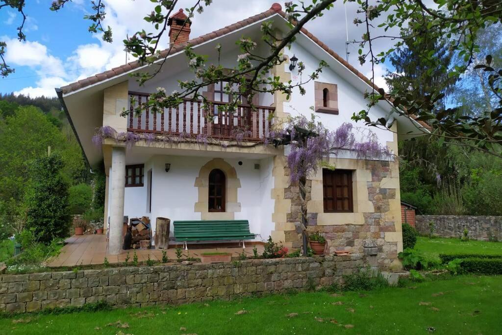 Casa Lindes Valle De , Cantabria * Cabuerniga