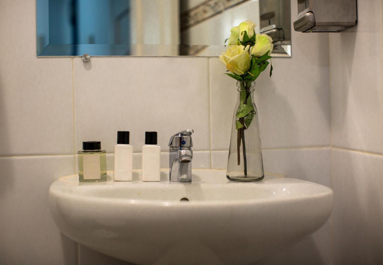 Fuencarral Adeco Guest house *