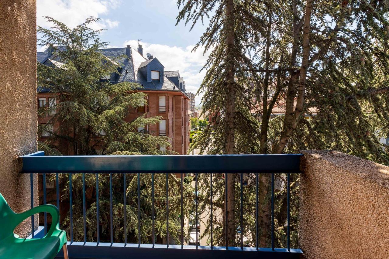Hotel Oroel & 4*