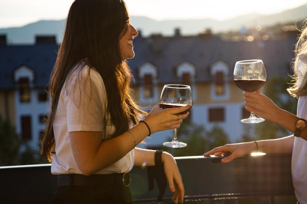 Oroel & Hotel Jaca