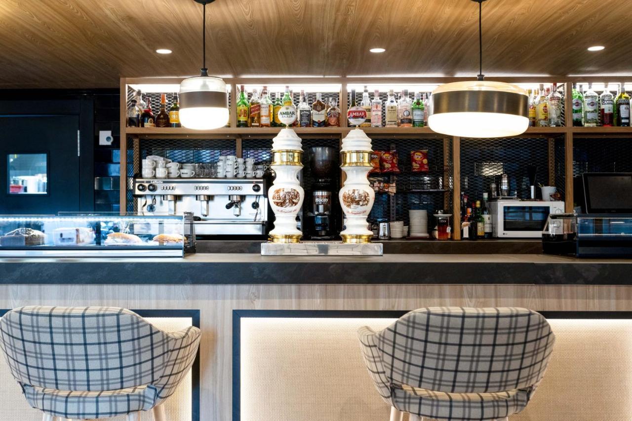 Oroel & Hotel Jaca