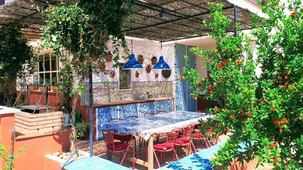 Flores Amarillas Bed and breakfast