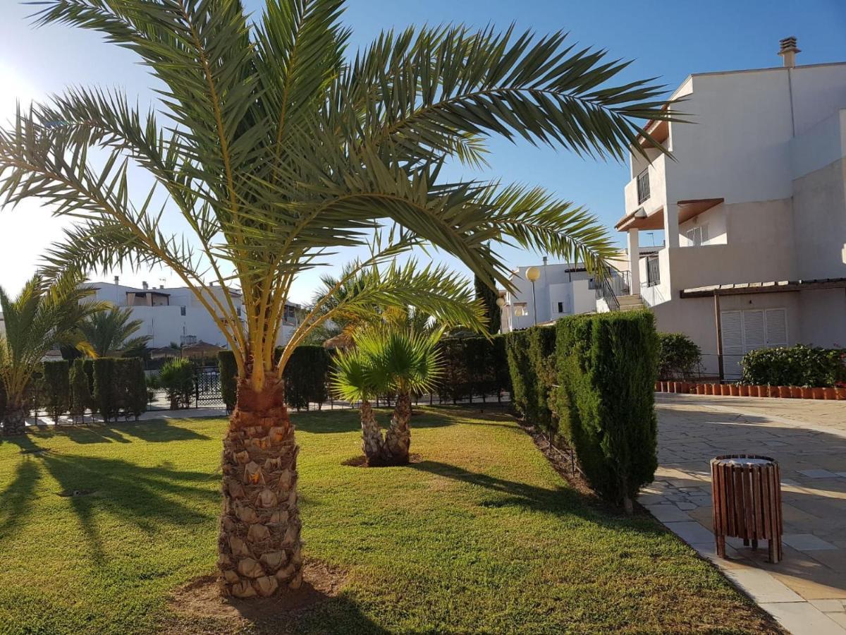 Casa Baja Naturista Con Patio En Primera Linea! *