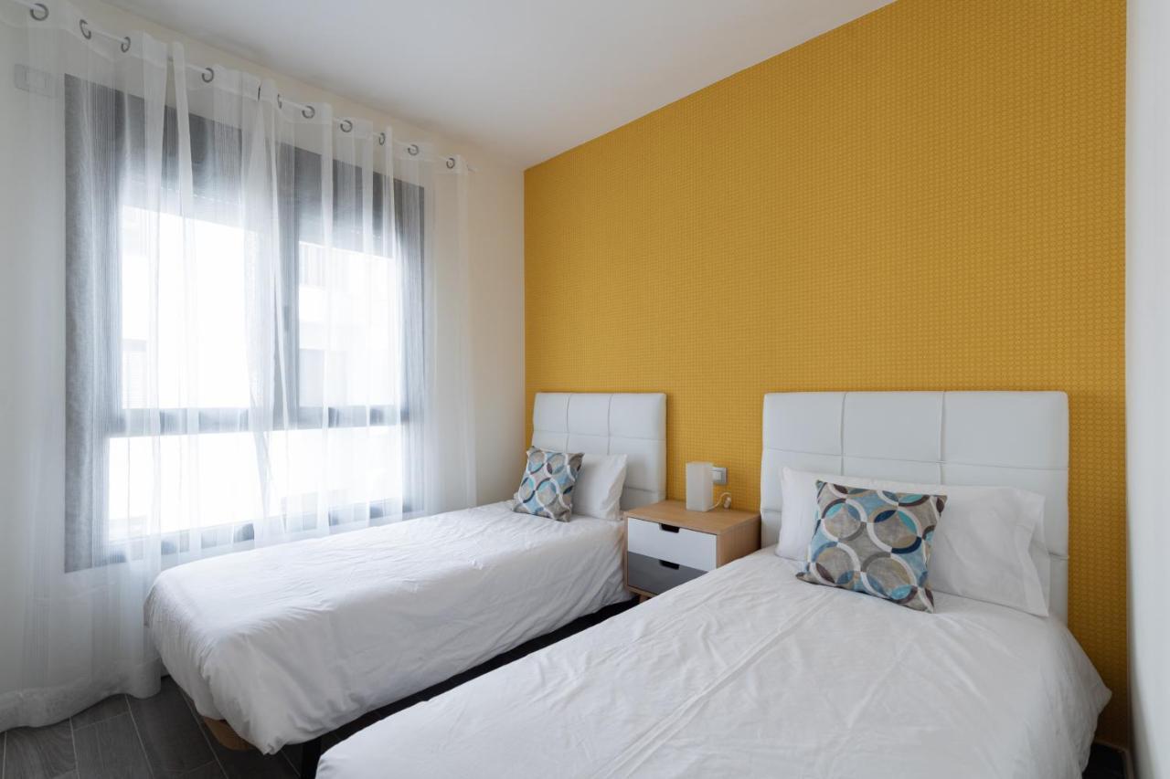 Apartment Homeforguest En Residencia De Lujo Con Terraza Y Piscina