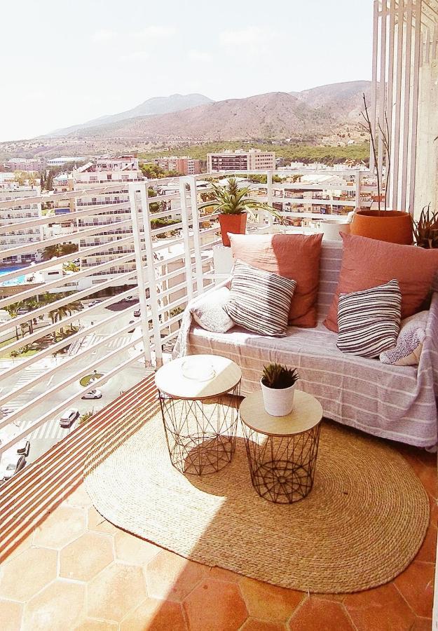Centric Flat Level 17 With Panoramic Terrace Overlooking The Sea *