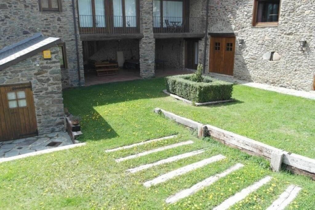 Holiday home Cal Masover, Casa De Piedra Rehabilitada Planoles