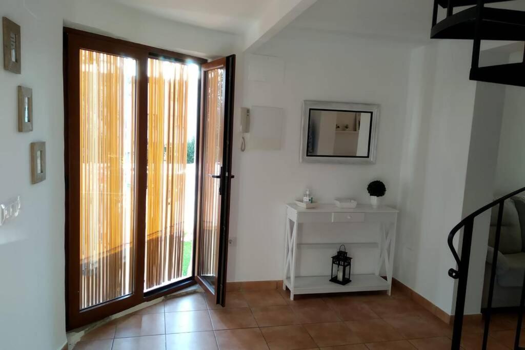 Apartamento Duplex. Muy Tranquilo. Terraza Y Bbq