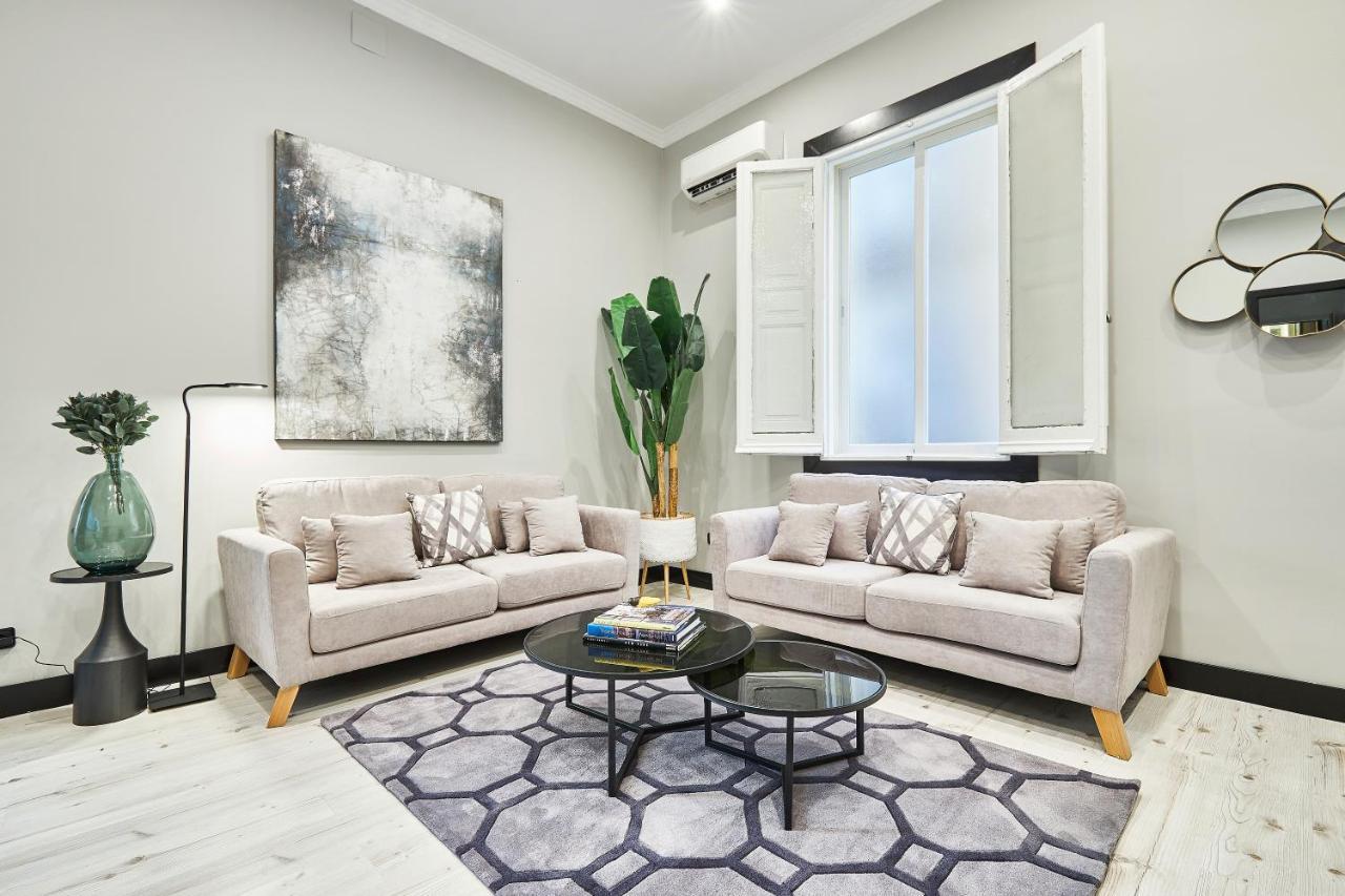 Padilla V, By Presidence Apartment *
