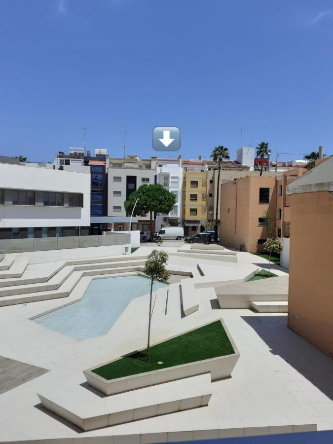 Estudios Céntricos Con Vistas Al Mar O A La Ciudad - Especificado En La Descripción De -