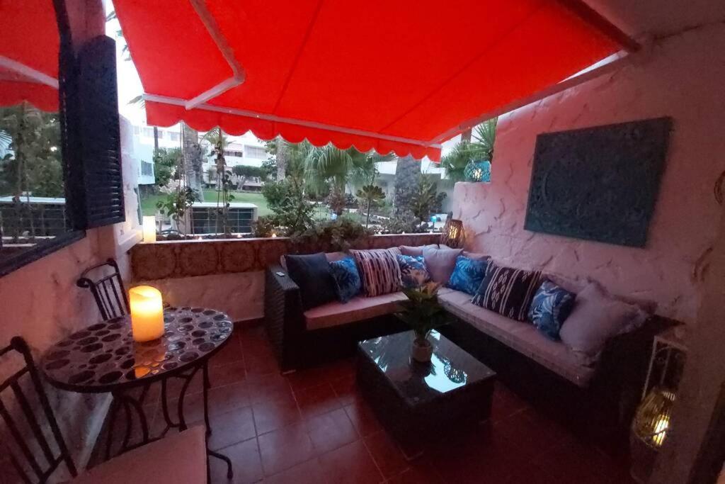 Tropical Garden View With Pool Apartment