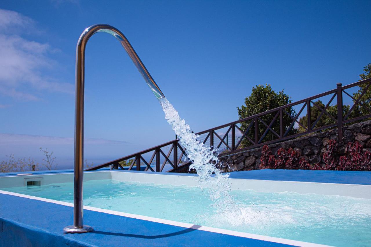 Casa Alba, Casa Rústica En La Colina Con Piscina-spa Climatizada Y Vistas Al Mar Puntallana