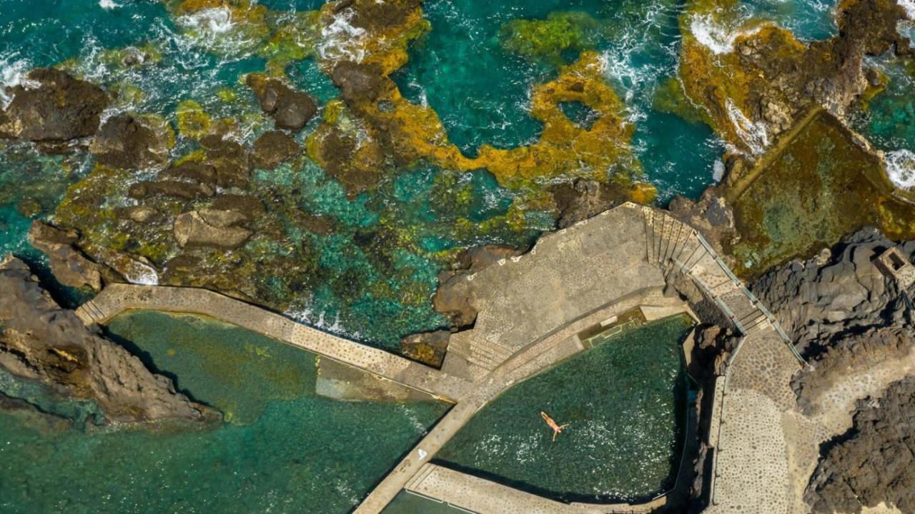 Apartamento Primera Línea En Piscinas Naturales.
