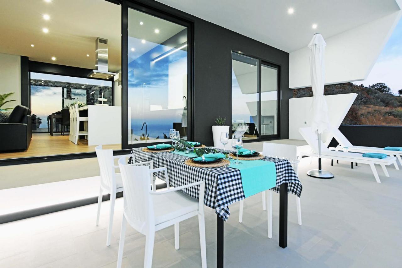 Crow Villa