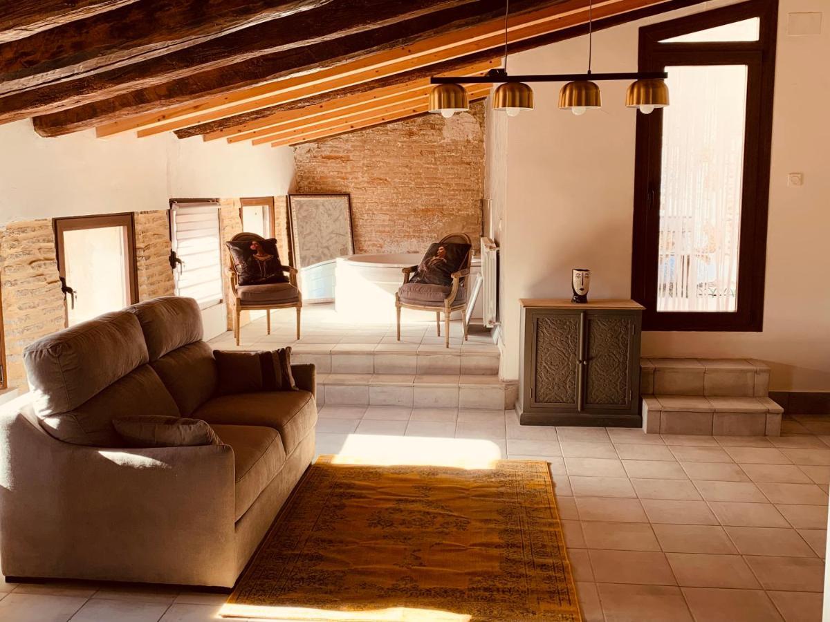 Castillo-palacio De Hotel Bulbuente