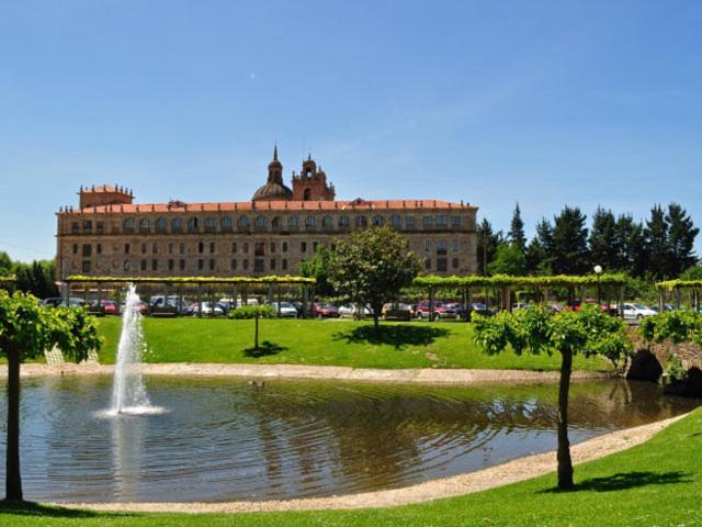 Casa Casares
