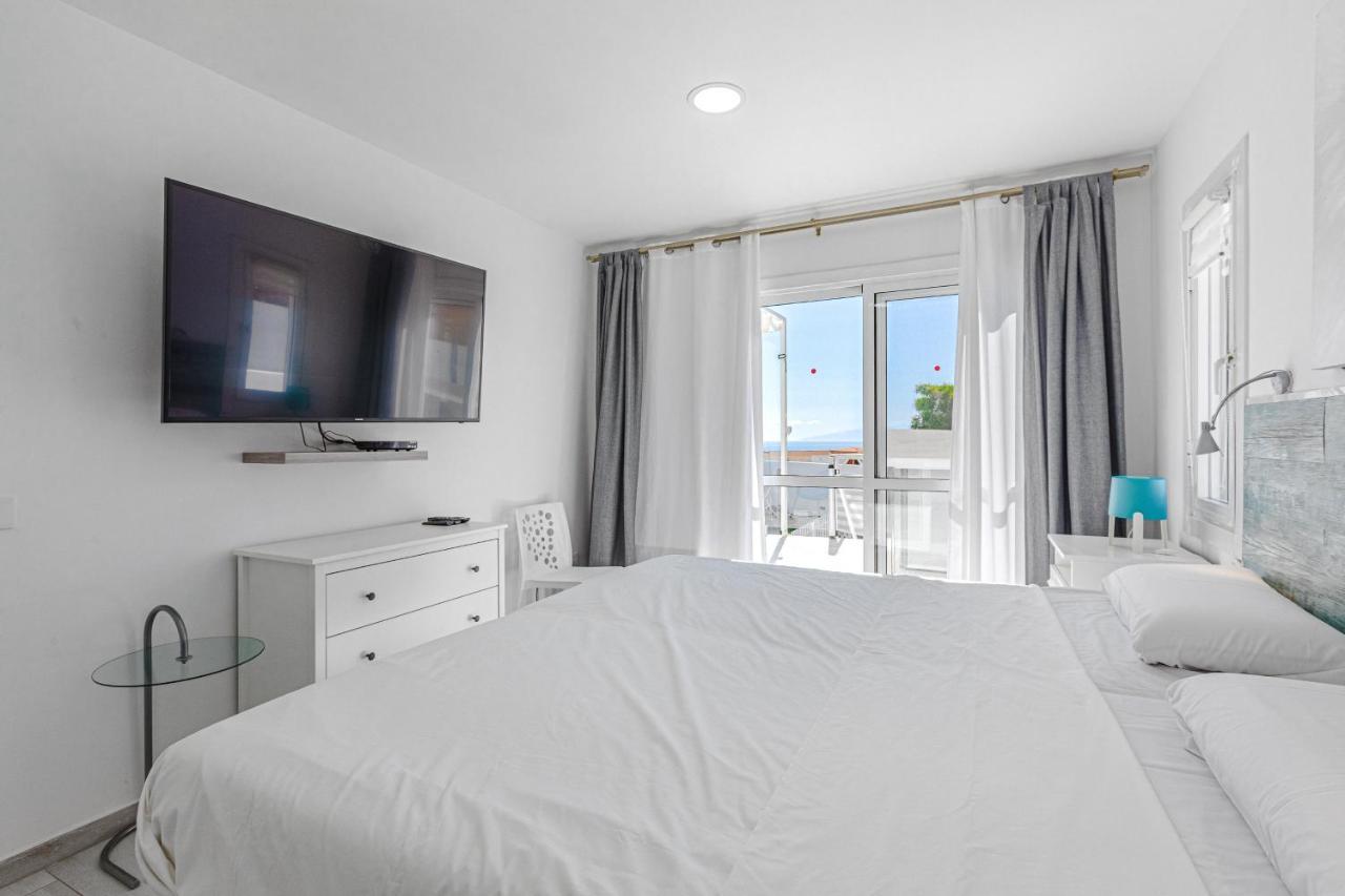 Holiday home Luxury House With Private Heated Pool, Bbq And Private Parking *