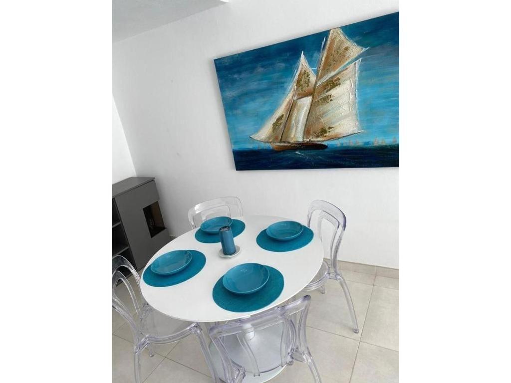 Apartamento Con Piscina Apartment *